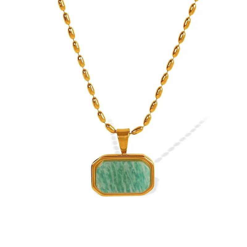 Green Natural Stone Pendant Necklace