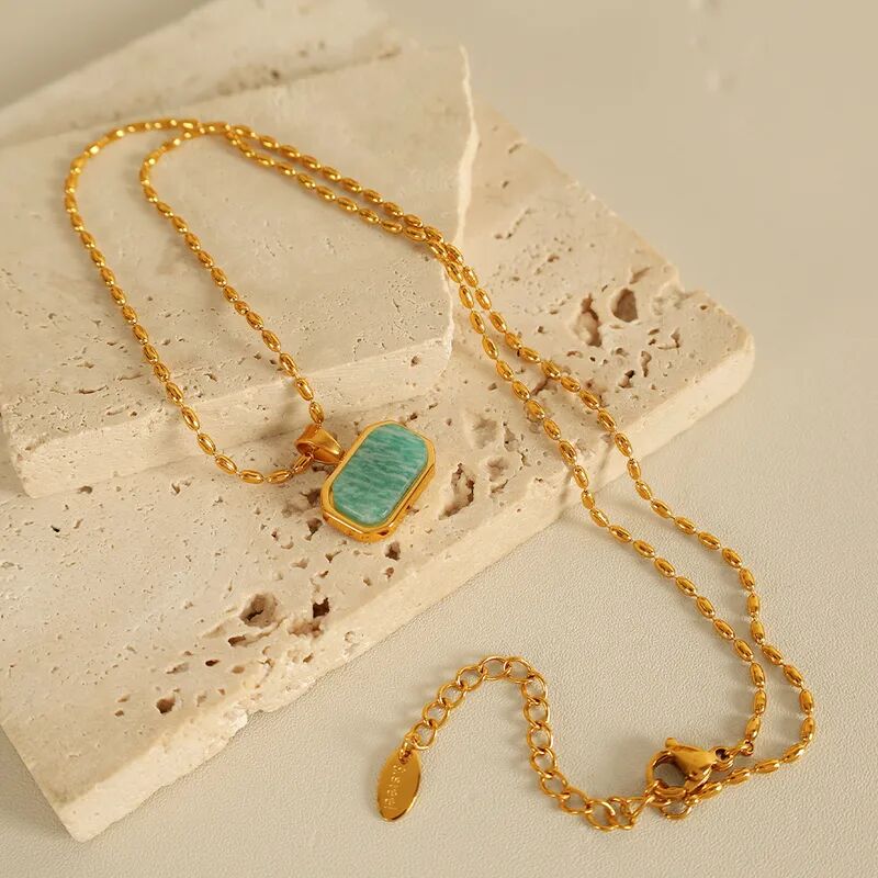 Green Natural Stone Pendant Necklace - Image 4