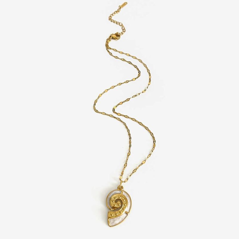 Golden Pendant Necklace - Image 3
