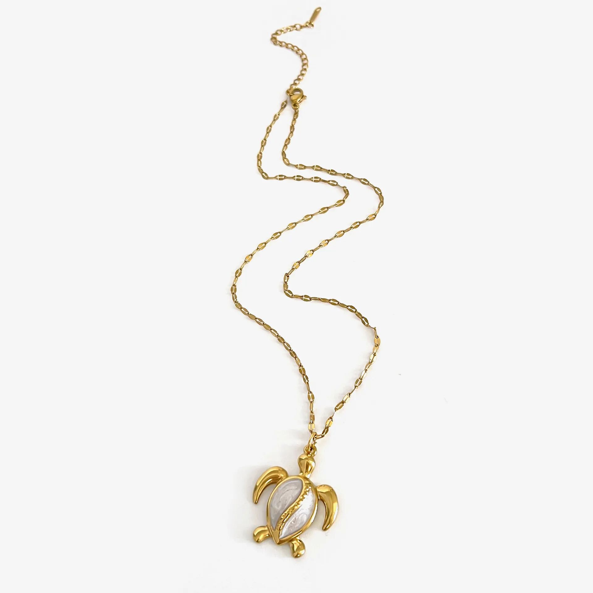 Golden Pendant Necklace - Image 2