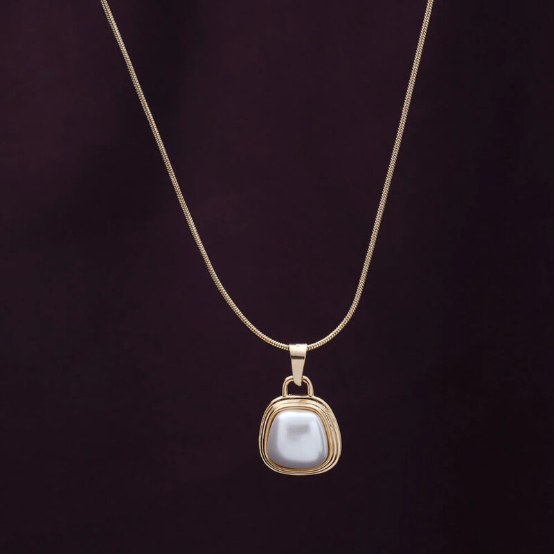 Elegant Pearl Glow Pendant Necklace - Image 3