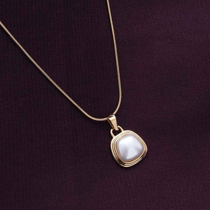Elegant Pearl Glow Pendant Necklace - Image 4