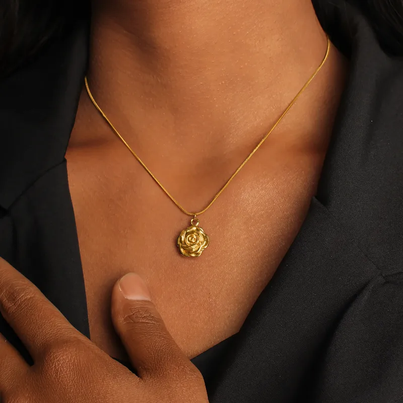 Golden Rose Bloom Necklace - Image 2