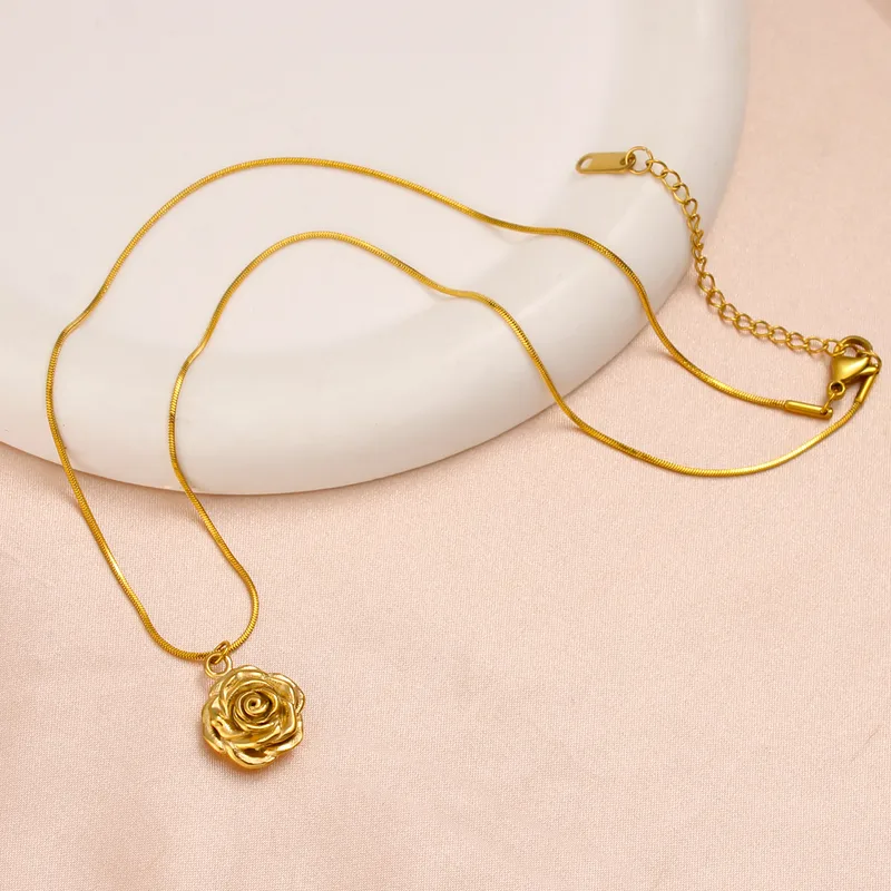 Golden Rose Bloom Necklace - Image 5