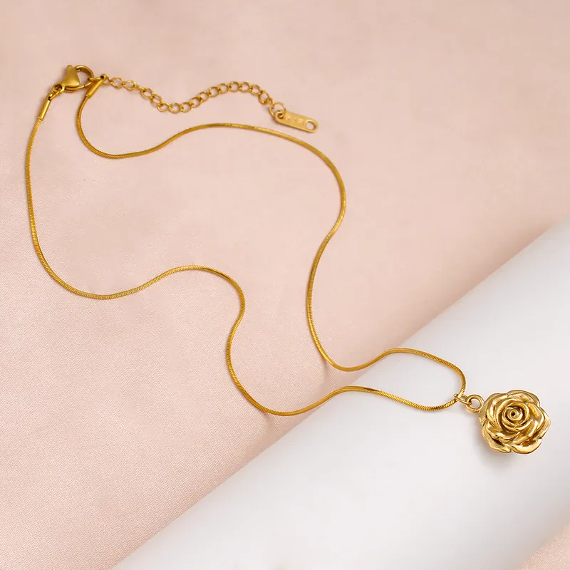 Golden Rose Bloom Necklace - Image 7