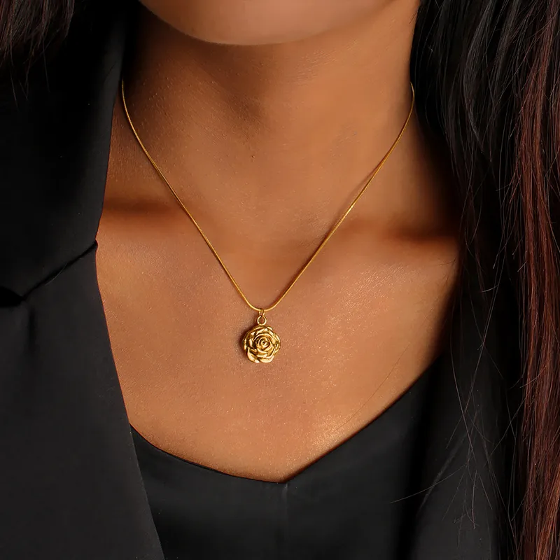 Golden Rose Bloom Necklace