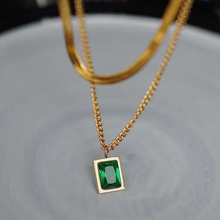 Emerald Luxe Pendant Necklace - Image 4