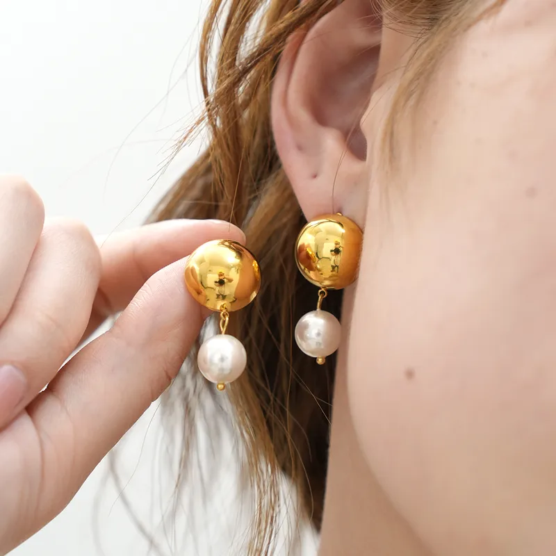 Pearl Drop Earrings - Image 4