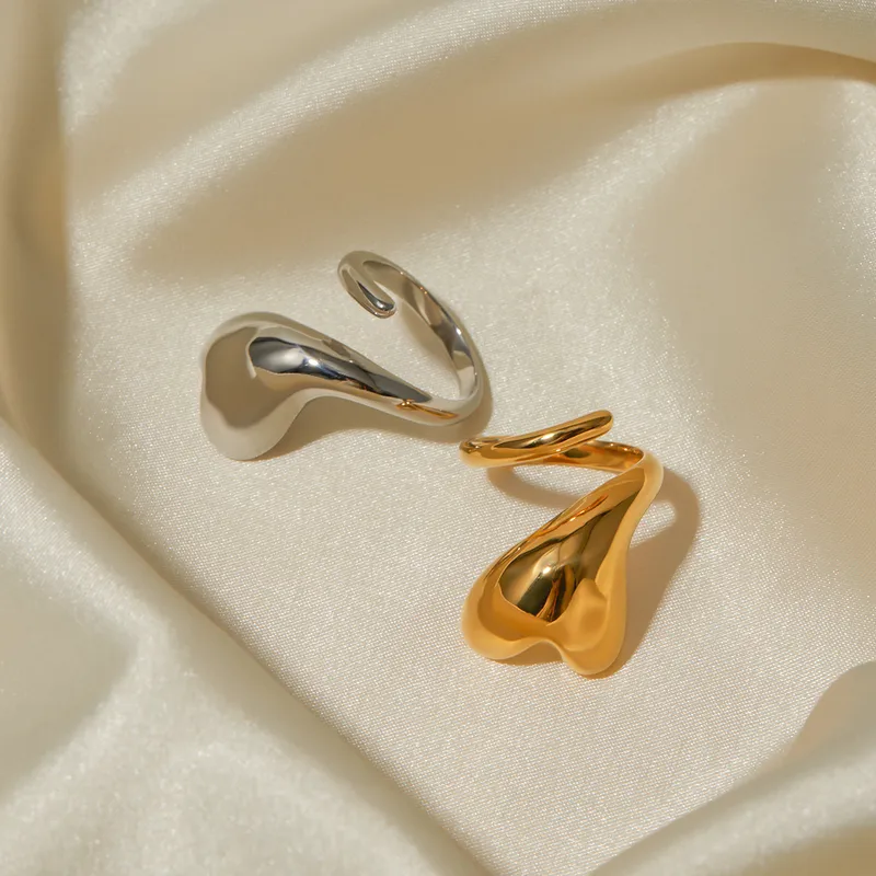 Abstract Wave Adjustable Ring