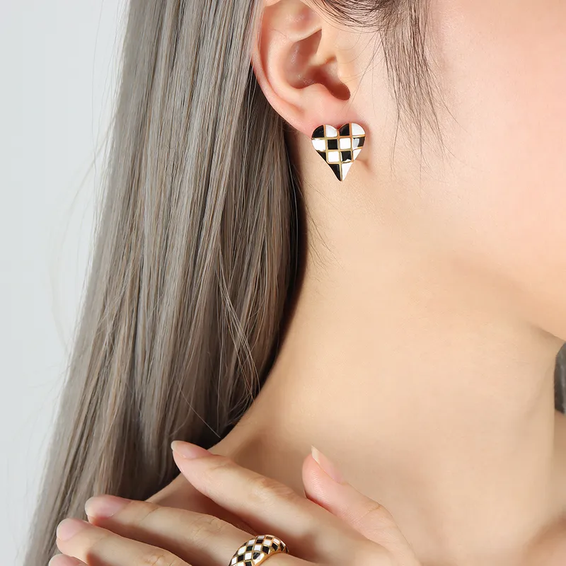 Black & White Geometric Enamel Earring - Image 4