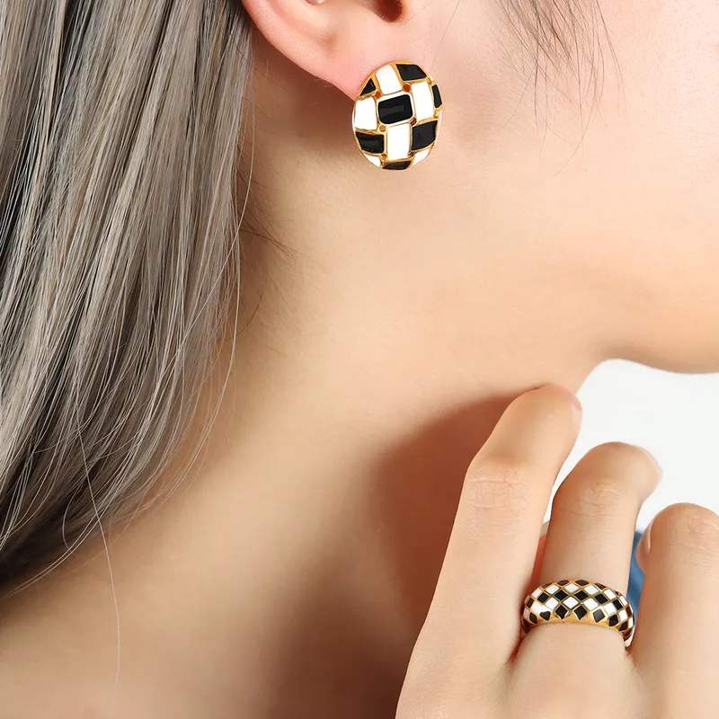 Black & White Geometric Enamel Earring - Image 2
