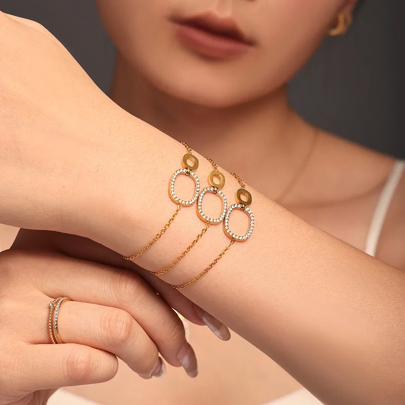 Celeste Circle Charm Bracelet - Image 2