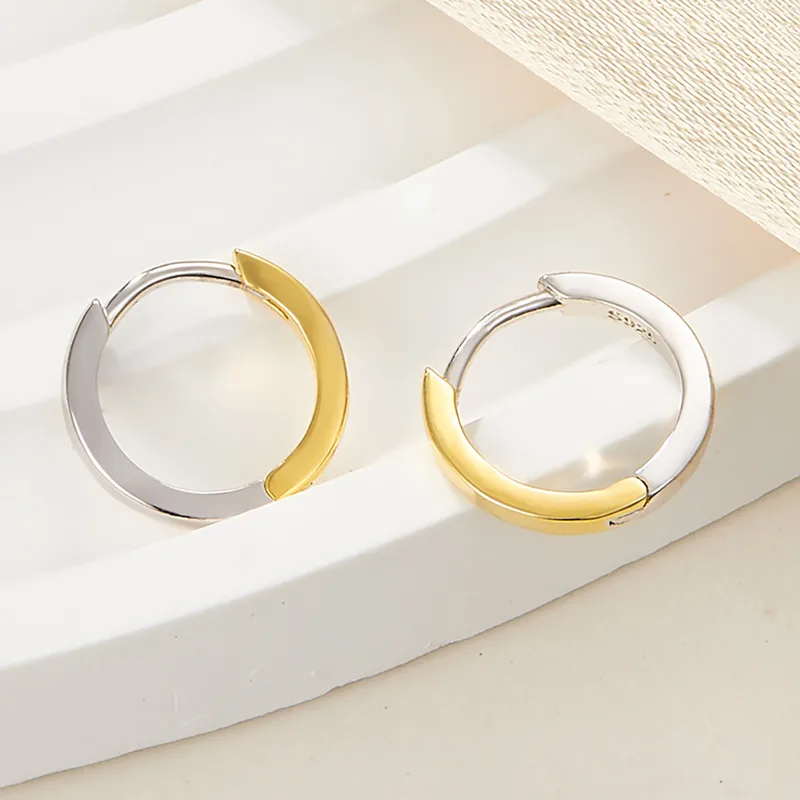 Two-Tone Minimalist Hoop Earrings - Image 3