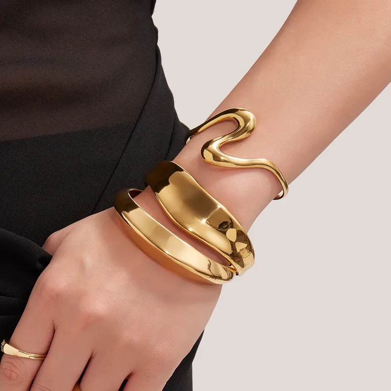 Aurora Bold Gold Cuff - Image 2