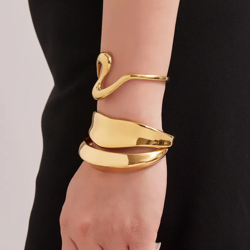 Aurora Bold Gold Cuff - Image 8