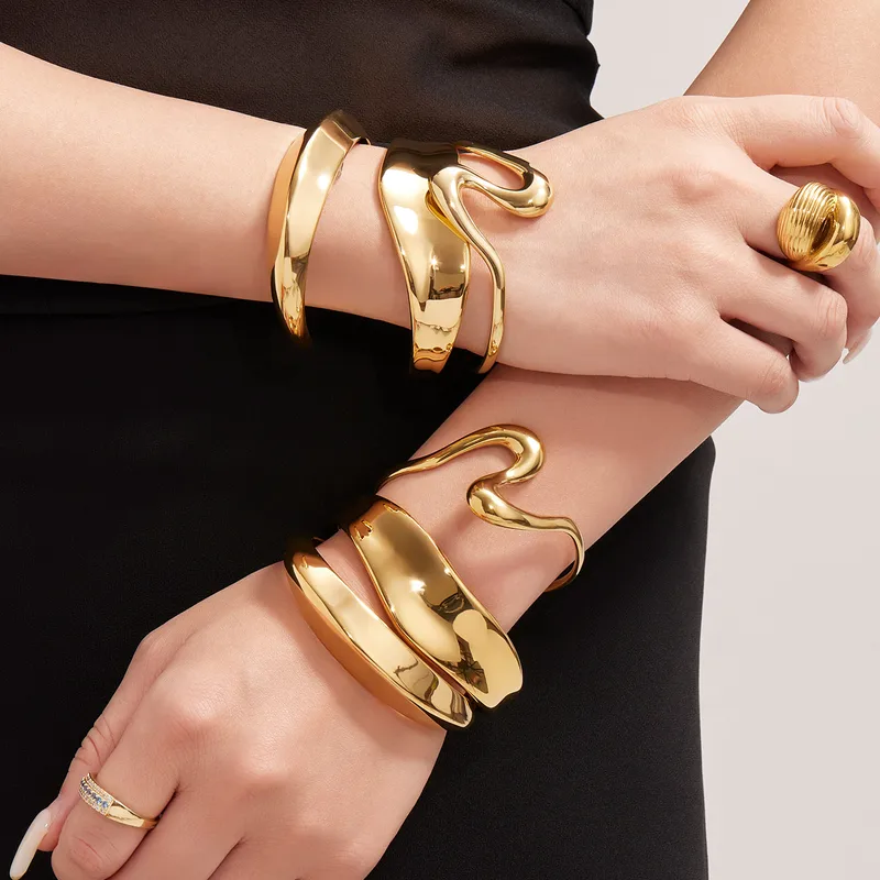 Aurora Bold Gold Cuff - Image 7
