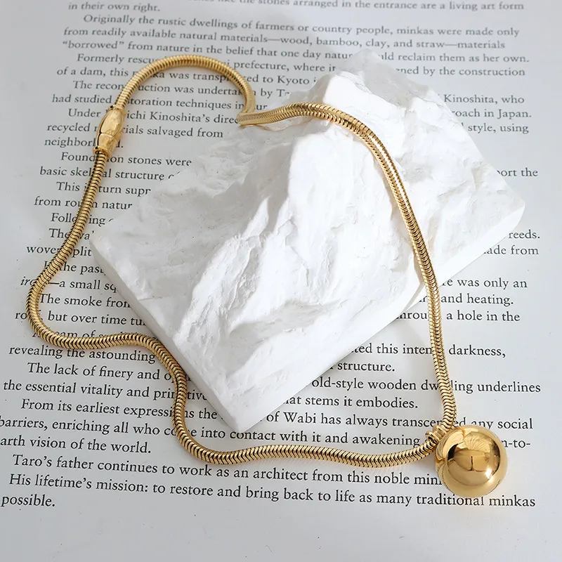 Gold Pendant Necklace - Image 4