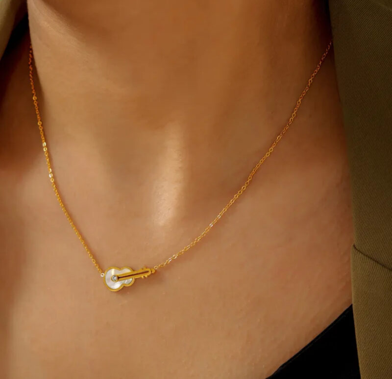 Key to Heart Pendant Necklace - Image 3