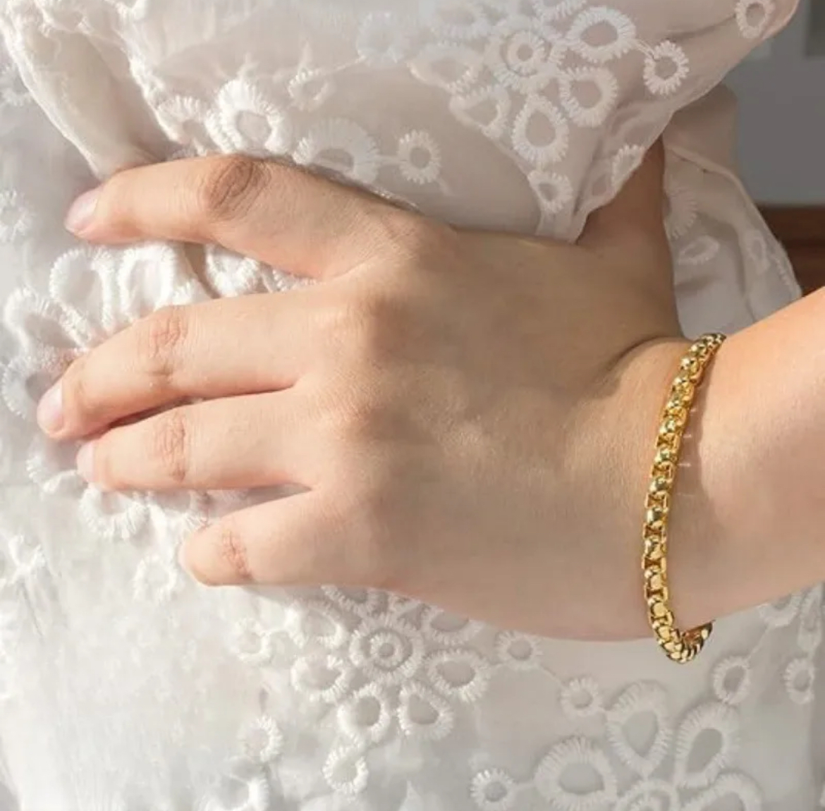 Auric Link Chain Bracelet - Image 2