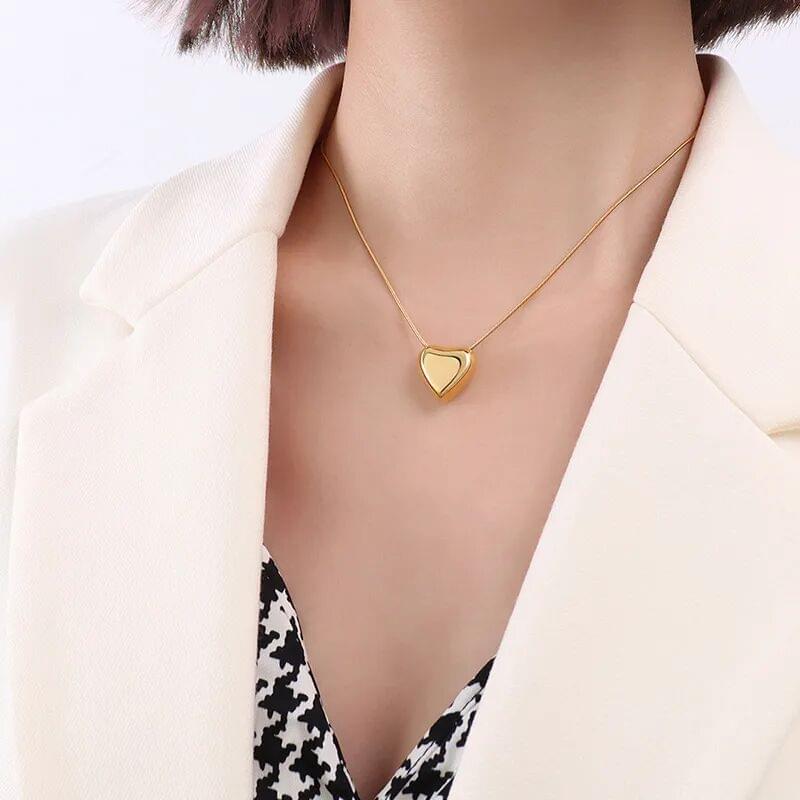 Gold Heart Pendant Necklace - Image 2